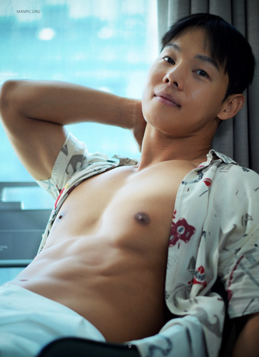 The Boy Series 17 Saeroi (8).png