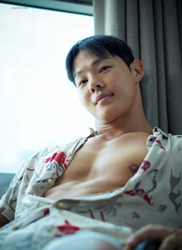 The Boy Series 17 Saeroi (4).png