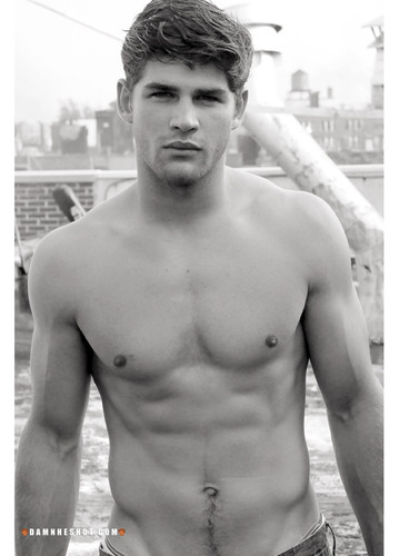 tumblr d667a648716e331a236b6b890859ec97 44341463 2048.jpg