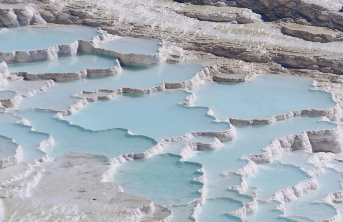 Pamukkale: il "castello di cotone" turco di calcare bianco che ha ispirato un antico culto 3 2LuKkvI