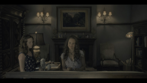 The.Haunting.of.Hill.House.S01E02.Open.Casket.2160p.NF.WEB DL.CZ EN.DDP.5.1.DoVi.HDR.HEVC SiC.mkv sn.jpg