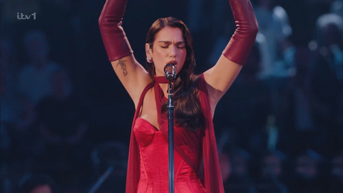 an.evening.with.dua.lipa.2024.1080p.hdtv.hevc.x265.rmteam.mkv 20241210 120838.818.jpg