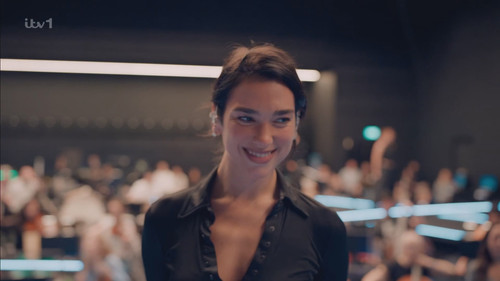 an.evening.with.dua.lipa.2024.1080p.hdtv.hevc.x265.rmteam.mkv 20241210 121034.551.jpg