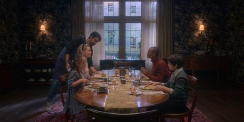 The.Haunting.of.Bly.Manor.S01E01.The.Great.Good.Place.1080p.BluRay.CZ EN.DD+.5.1.x265.HEVC My.mkv sn.jpg