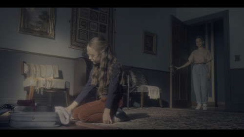 The.Haunting.of.Bly.Manor.S01E02.The.Pupil.2160p.NF.WEB DL.CZ EN.DD+5.1.DoVi.HDR.x265 HONE.mkv snaps.jpg
