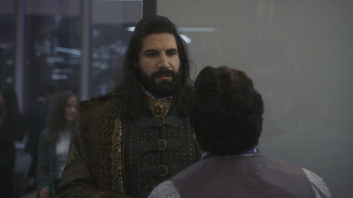 What.We.Do.in.the.Shadows.S06E10.1080p.x265 ELiTE.mkv 20241211 004500.245.jpg