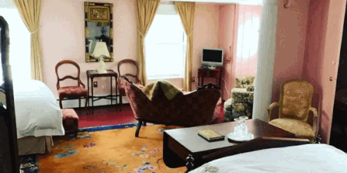 Cozy Bed and Breakfast in Geneva Oscar Swan Inn.gif