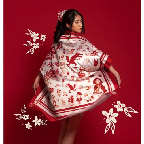 Outer Scraf Red Riding Hood.webp