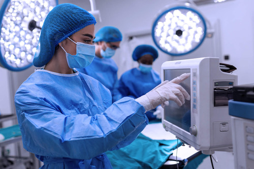 Step Into Dubai's Medical Industry: Top Medical Device Job.jpg