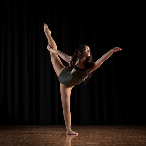 1 footed PH~~aderyn.smugmug.com DM31216