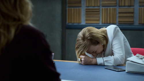 Criminal Spain.S01E01.Isabel.1080p.NF.WEB DL.ES.DD+5.1.Atmos.x264 My.mkv snapshot 32.54 [2024.12.20 .jpg