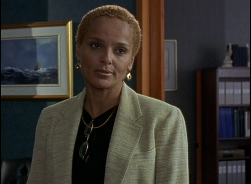 cap Loving.Evangeline.2001.TUBI.WEB DL.AAC2.0.H264 00 01 14 01.png