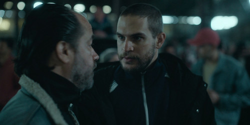 Barrabrava.S01E01.The.Uncle's.Gang.1080p.AMZN.WEB DL.ES.DD+5.1.H.264 playWEB.mkv snapshot 01.56 [202.jpg