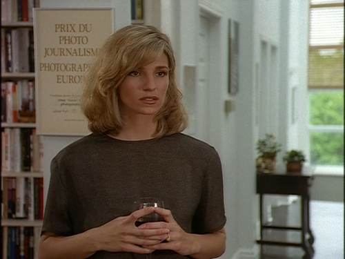 cap Treacherous.Beauties.1994.AMZN.WEB DL.DDP2.0.x264 ABM 00 05 48 07.png