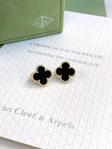 Van Cleef & Arpels Earring Sweet Alhambra Yellow Gold onyx Earring0.webp
