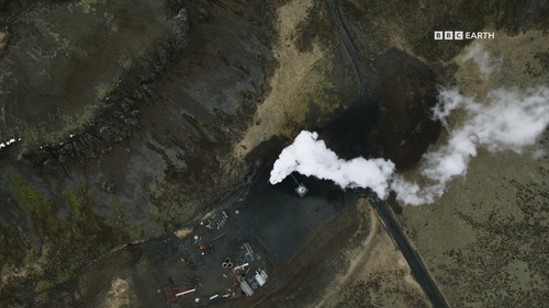 Solar.System.S01E01.2024.1080p.Hami.WEB DL.H264.AAC HHWEB.mkv 20241118 042656.841.png