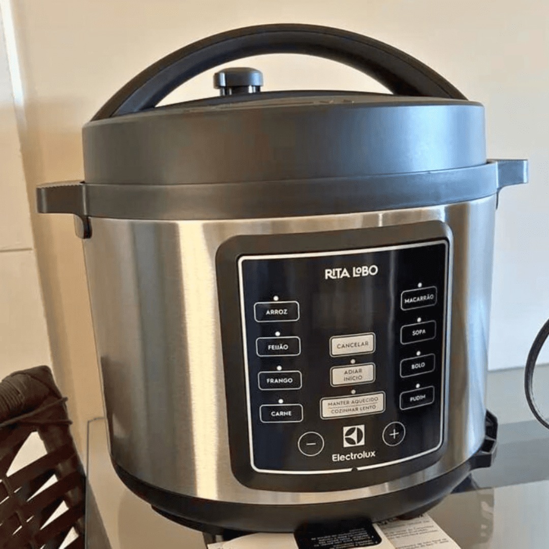 Panela de Pressão Elétrica Electrolux Pcc15 de 5L 1000w de Potência Na Cor Inox