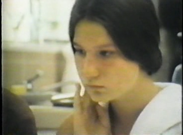 cap anamericanfamilyepisode1 00 26 58 03.png