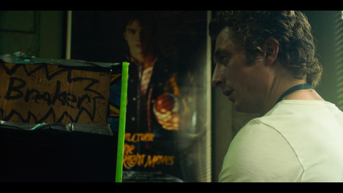 The.Bear.S01E01.System.2160p.DSNP.WEB DL.EN.DDP5.1.H.265 FLUX.mkv snapshot 02.47 [2025.01.02 19.44.4