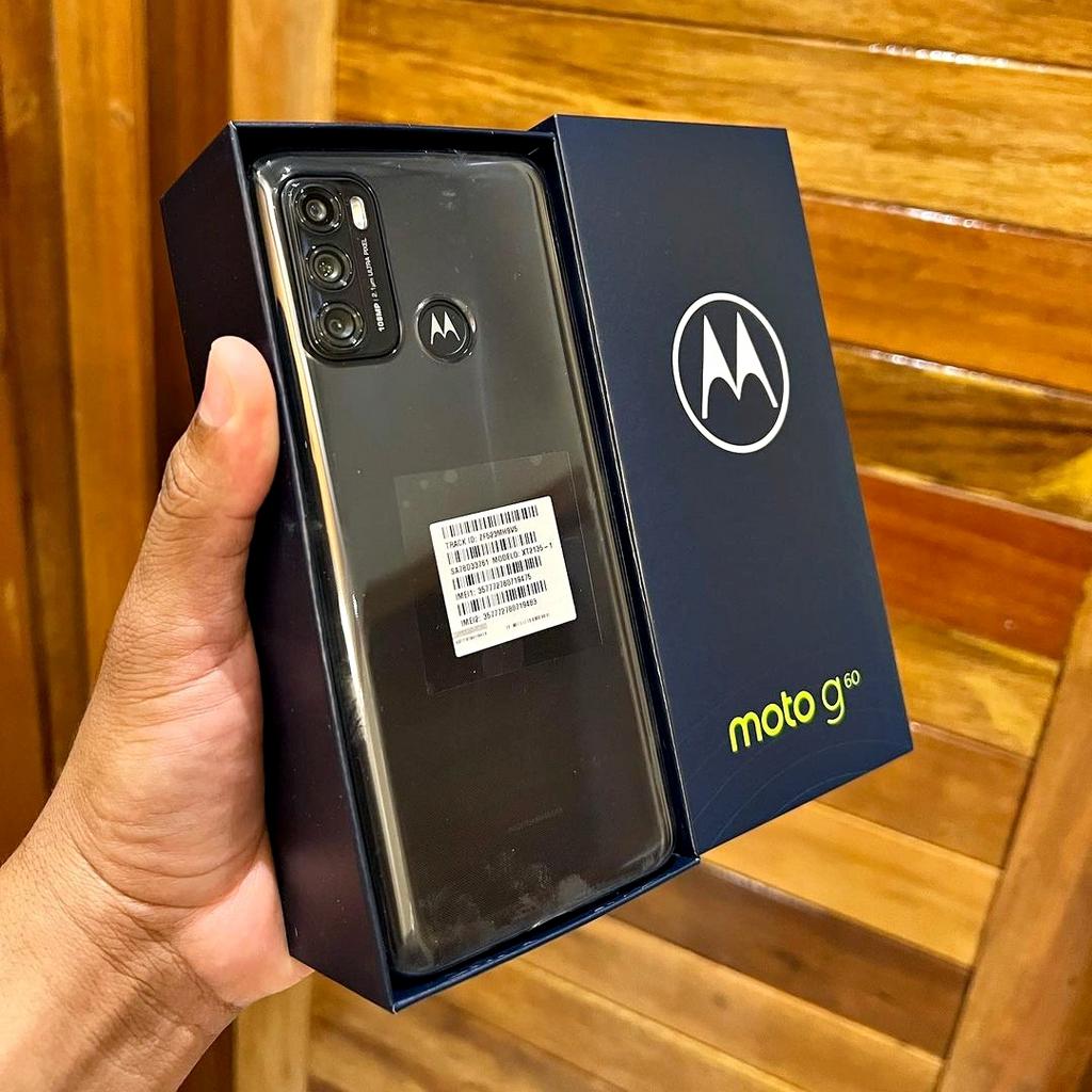 Smartphone Motorola Moto G60 128GB Preto 4G 4GB RAM Tela 6,8” Câm. Tripla + Selfie 32MP