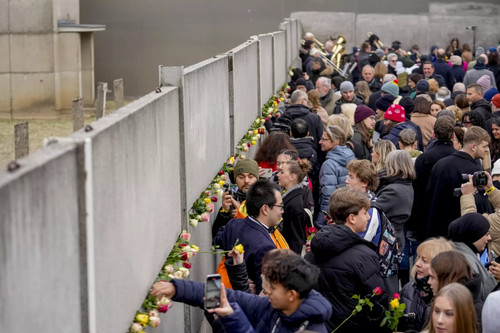 berlinwall2401