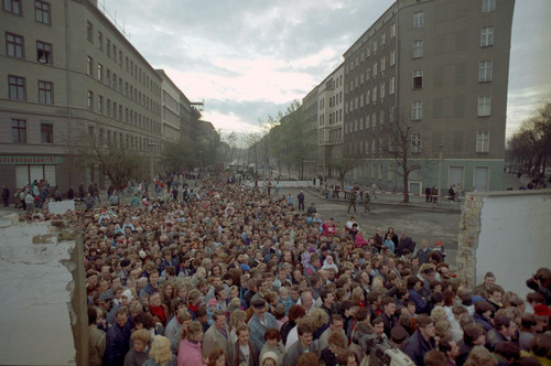 berlinwall2407.jpg