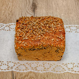 10403076 z pieca rodem Food chleb orkiszowy 1x1