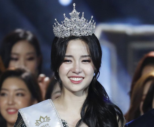 2019 miss korea.jpg