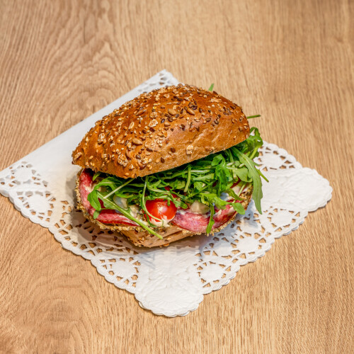  z pieca rodem Food bulka salami 1x1.jpg