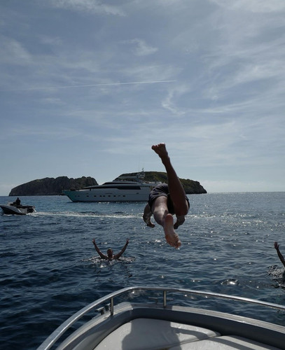 Dive Off A Yacht.jpg