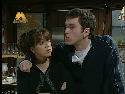 cap Emmerdale Episode 2885 (Apr 2 2001) PDTV x264 00 02 16 03.png