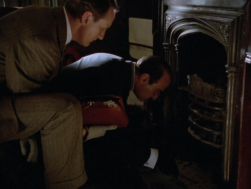 Agatha.Christies.Poirot.S03E01.The.Mysteries.Affair.at.Styles.1080p.BluRay.CZ SK EN.DD.2.0.x265 TenS