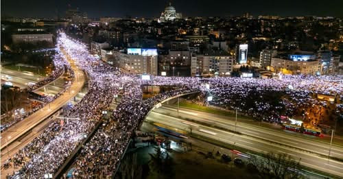 13198071697150975192?url=https%3A%2F%2Fwww.balkanweb.com%2Fwp content%2Fuploads%2F2025%2F02%2Fprotes.jpg