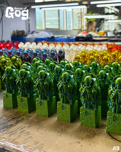 The Sleeper statuettes The art of Pascal Blanché x House of Gog Production photos 1024 x 1280 003.jpg