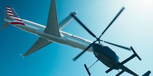 Incidente aereo a Washington la collisione tra un aereo passeggeri e un elicottero militare.jpg