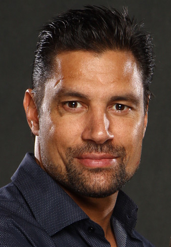 Manu Bennett July 2014.jpg