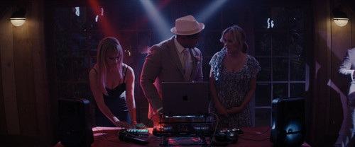 Youre.Cordially.Invited.2025.1080p.AMZN.WEB DL.CZ EN.DD+5.1.H.264 ALLEYESONME.mkv snapshot 00.59.16 