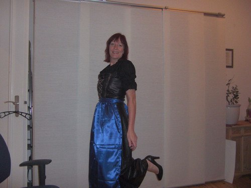 Lederlady T Lederdirndl IMG 3155.jpg