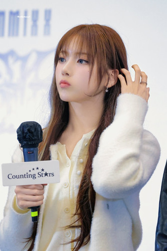 0064Jp4ogy1hy0mqup6zsj32ij3rthdv.jpg