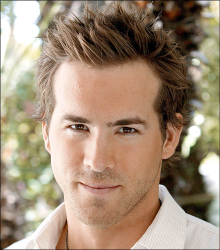 05 Amityville Horror Press Conference ryan reynolds 5659308 2201 2500.jpg