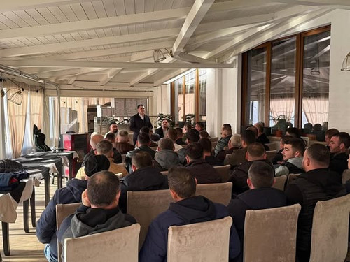 476096225 1166073831556733 7134420553456420061 n.jpg?stp=dst jpg s600x600 tt6& nc cat=107&ccb=1 7& n.jpg