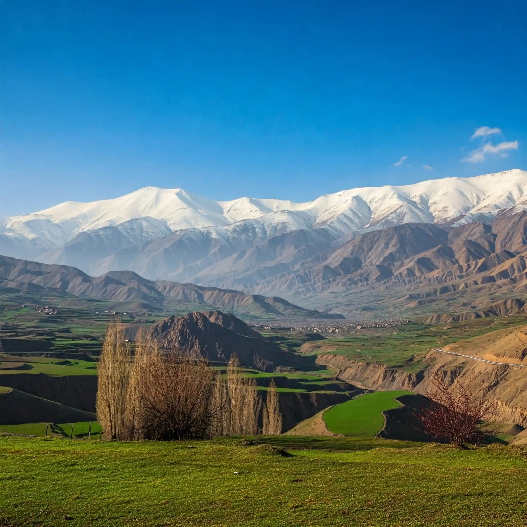 کردستان landscape with mountains and valleys