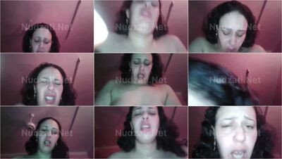 ملفاية شرموطة من العيار التقيل راكبة ع زب حبيبها وعمالة تتنطط ع زبة محترفة ركوب