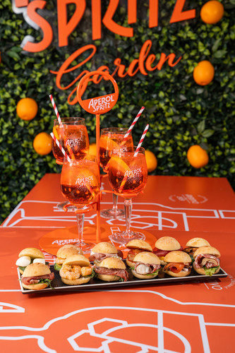 4 APEROL + 12 ASSORTED PREZZIE.jpg