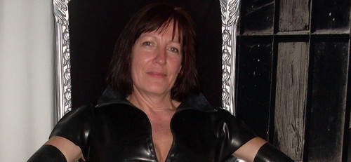 Latexlady T SDC10963obb.jpg