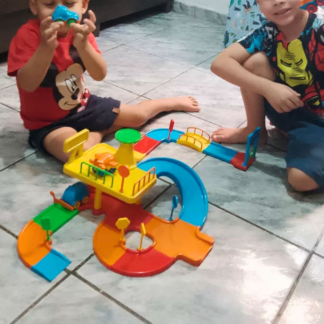 Pista Carrinhos Corrida Brinquedo Infantil Presente Menino