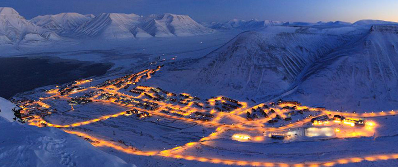 Longyearbyen: la città artica dove il sole non sorge mai
