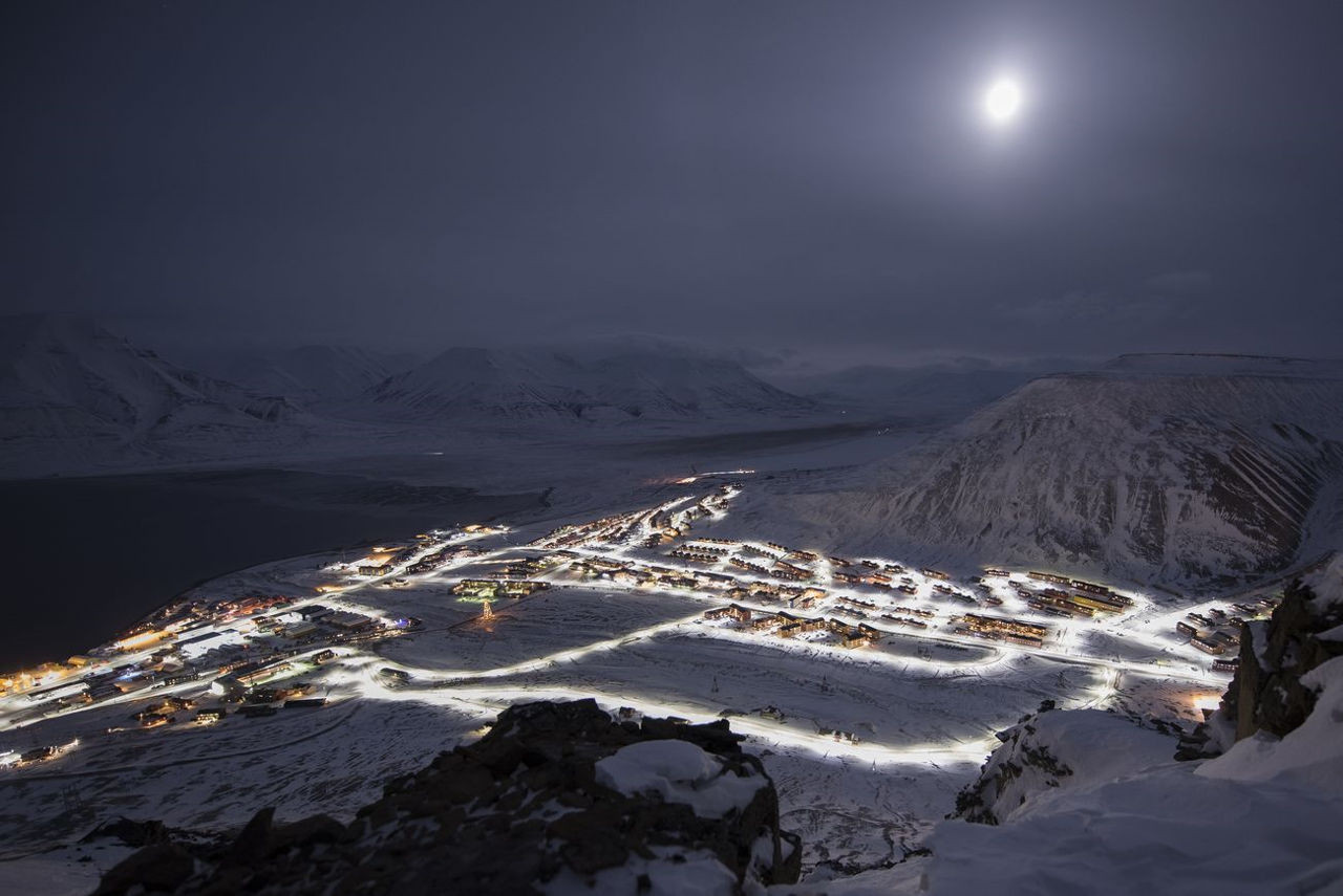 Longyearbyen: la città artica dove il sole non sorge mai 3 2cugcbV