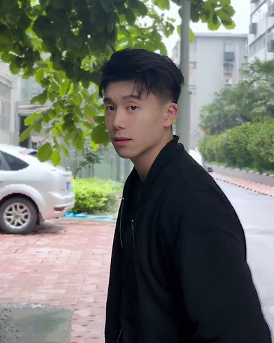 Photo by Xiaoh1225 on September 10, 2024. Có thể là hình ảnh về 1 người và tóc..jpg