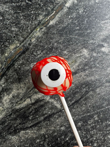 Spooky Monster Vanilla cakepop.jpg